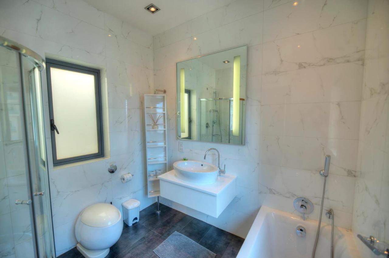 Spacious 3Bedrooms With Spectacular Views Goslm-6 Sliema Bagian luar foto